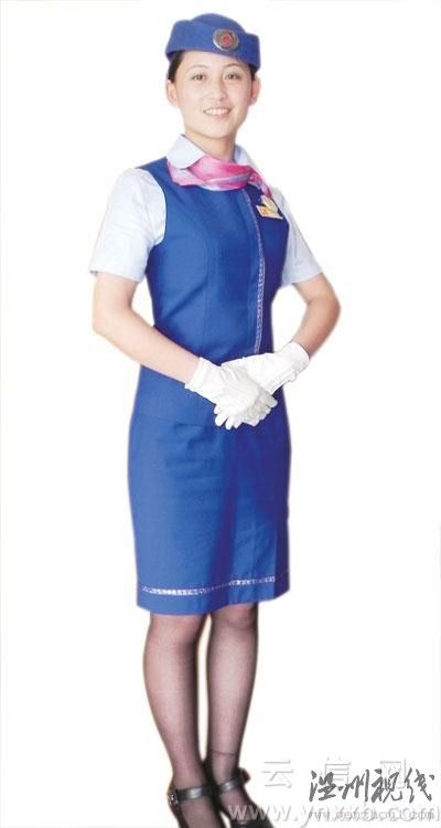 云南公路收費(fèi)員將換裝 女子著裝似空姐(圖)