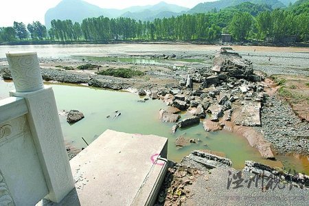 河南欒川大橋因洪水垮塌 已致37人遇難(圖)