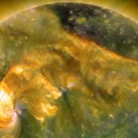 太陽風(fēng)暴沖擊地球或致英