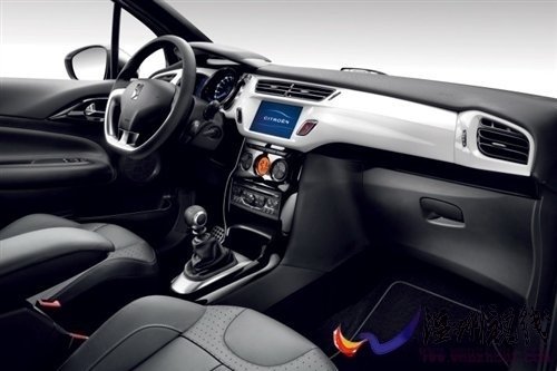 又一款傳奇小車(chē)？ 海外試駕雪鐵龍DS3 汽車(chē)之家