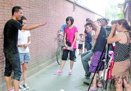 高中畢業生自導自拍電影反思90后生活方式