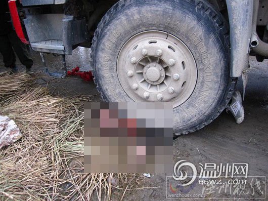 浙江樂清一村長遭撞死 傳被5人按住被車碾壓