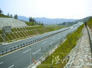 　邢丹所乘汽車遇襲路段。本報(bào)記者 朱柳笛 攝