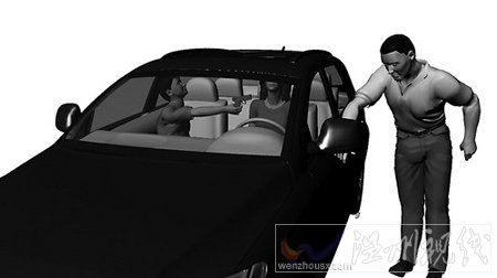 趁女老板上車未鎖車門之機，林某靠近副駕駛位車門，趁機上車用槍指著對方，黃浩則堵在駕駛室堵住車門口。_nEO_IMG
