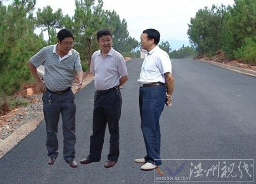 四川會理政府開微博 貼出領(lǐng)導考察PS照原圖(圖)