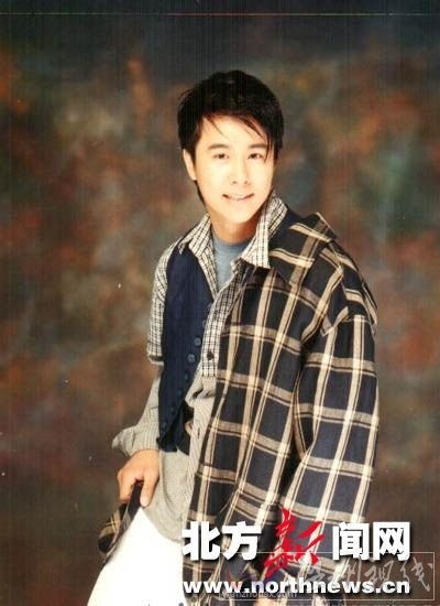 猥褻男童被列為網上逃犯 歌星紅豆落網