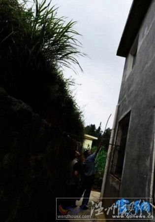 女教師遭官員凌辱 警方稱“戴避孕套不算強(qiáng)奸”