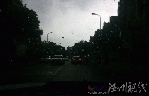 浙江部分地區(qū)出現(xiàn)短時暴雨 風(fēng)大雨疾交通受影響