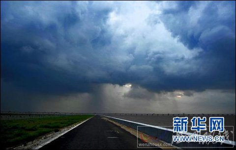 “梅花”北上 上海沿海狂風與臺風中心相當
