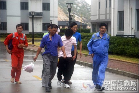追風(fēng)現(xiàn)場(chǎng)：“梅花”對(duì)上海小洋山港影響逐步減小
