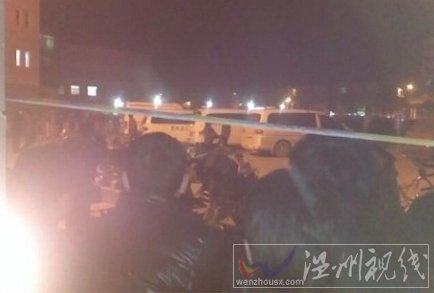 徐州豐縣首羨鎮(zhèn)校車翻車墜河