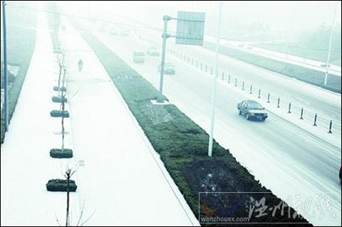 山東霧雪夾擊高速變溜冰場(chǎng) 多車(chē)連撞連發(fā)20余起