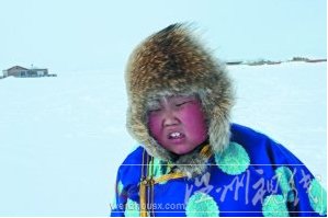 內(nèi)蒙呼倫貝爾遭極端低溫 三口之家寒衣耗費(fèi)上萬