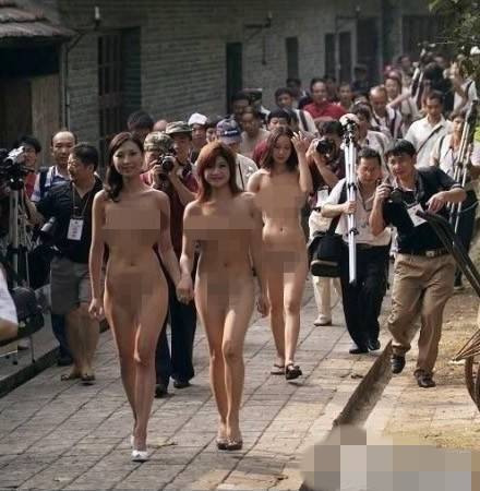 廣西美女裸體上街宣傳環(huán)保
