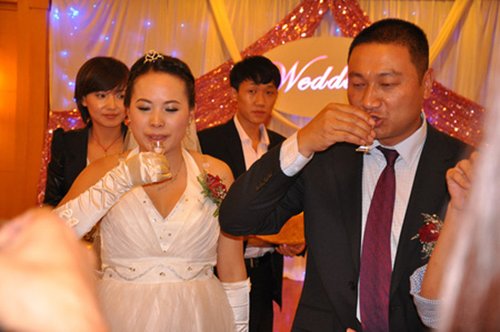 方丈還俗完婚