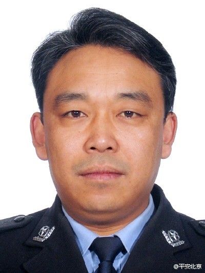 派出所所長李方洪