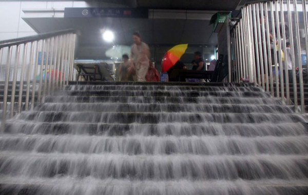 北京最強暴雨10人遇難
