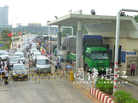 受臺風“啟德”影響 瓊州海峽客滾船16點全線停航