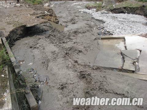 甘肅隴南暴雨致多路段受損 甘肅暴雨
