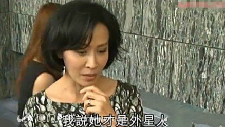 王菲微博調(diào)侃哈林唱歌象貓叫