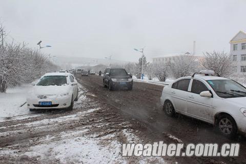 內蒙古大雪 給當地交通出行帶來不利影響