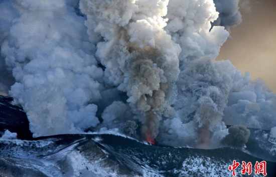 俄羅斯堪察加半島火山噴發