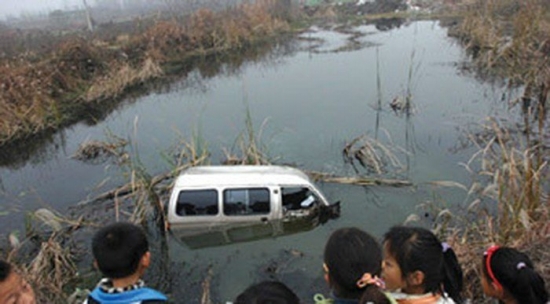 江西貴溪幼兒園校車(chē)車(chē)禍