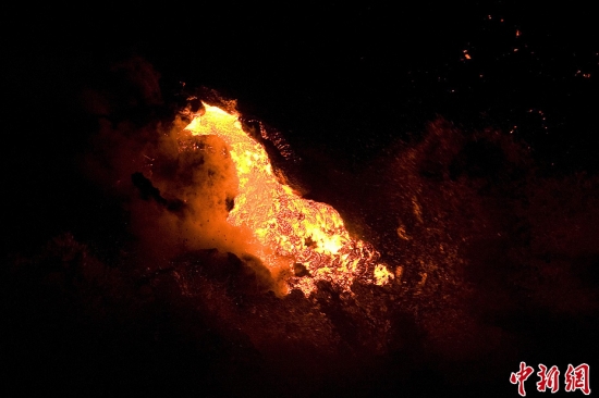 卡拉帕納火山噴發