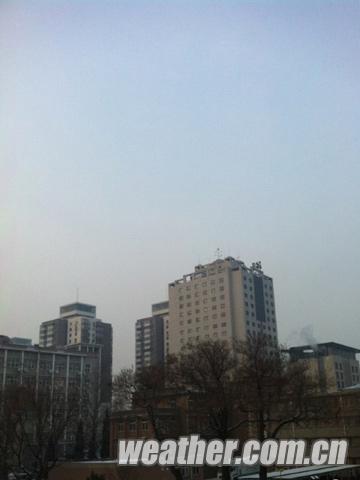 今晨北京有霧白天晴轉(zhuǎn)多云 雪后路滑出行需注意安全