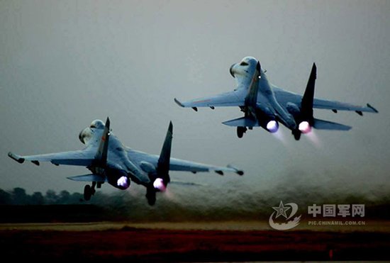中國空軍一架蘇27戰(zhàn)斗機墜毀 2名駕駛員犧牲