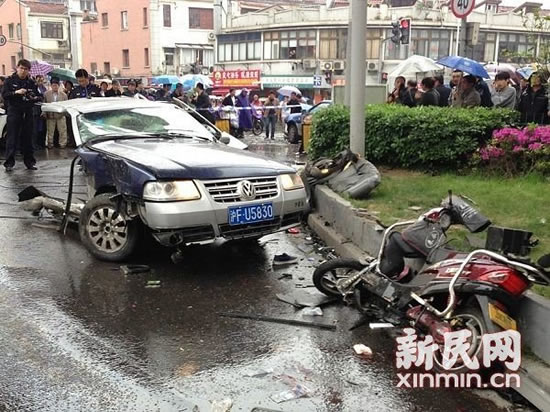 寶山路慘烈車禍現場圖片