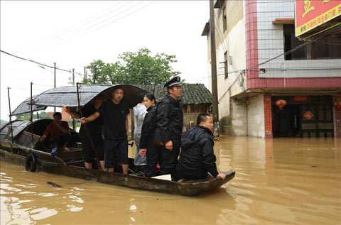 桂湘渝遭強降雨襲擊 近百萬人受災