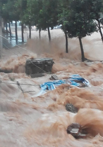 四川遂寧迎來特大暴雨 降雨量超過300毫米最深積水達1米