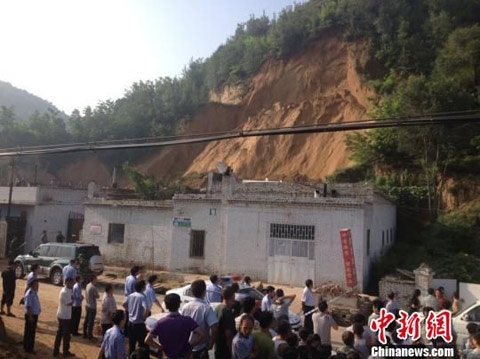山西呂梁山體滑坡 今晨山西呂梁石樓發(fā)生山體滑坡致8人遇難