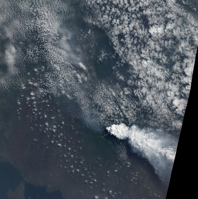火山噴發(fā)太空俯瞰圖
