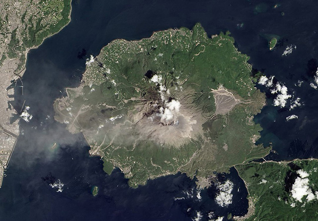 火山噴發(fā)太空俯瞰圖
