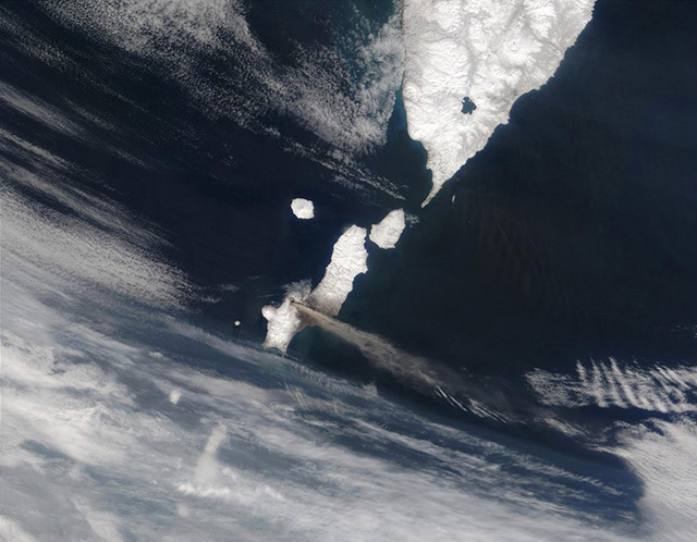 火山噴發(fā)太空俯瞰圖