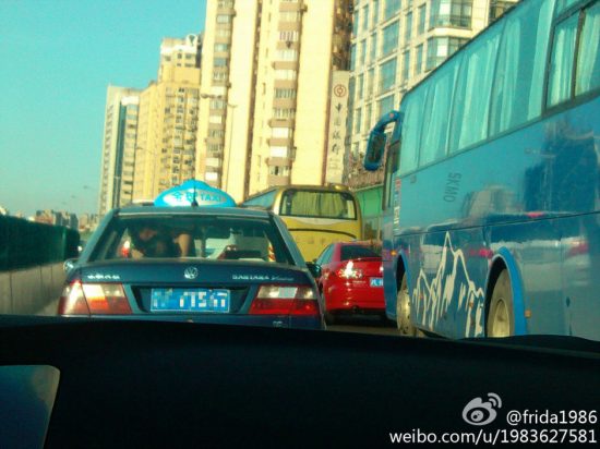 上海街頭出租車內車震全程圖片