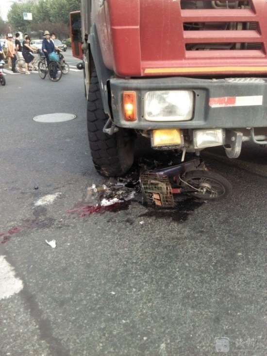 杭州學院路車禍現場圖片
