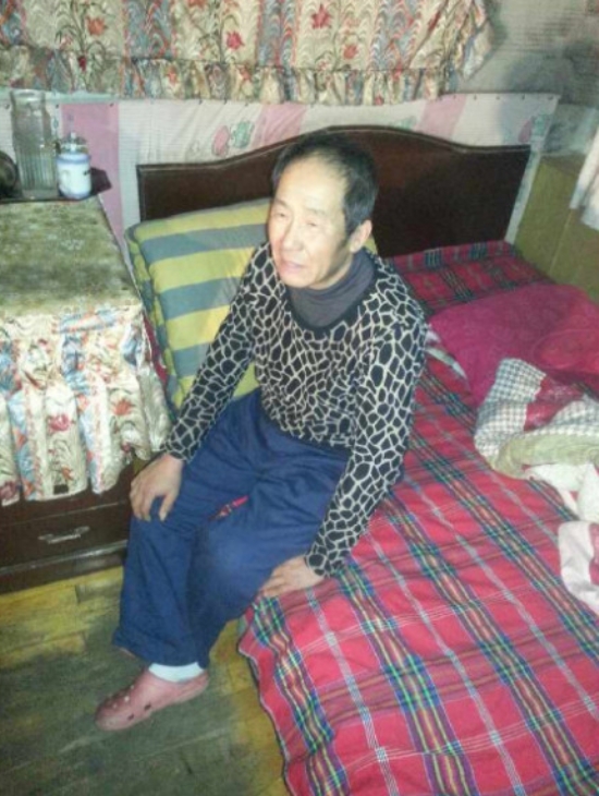 沈陽(yáng)大爺雪中被撞倒不訛人