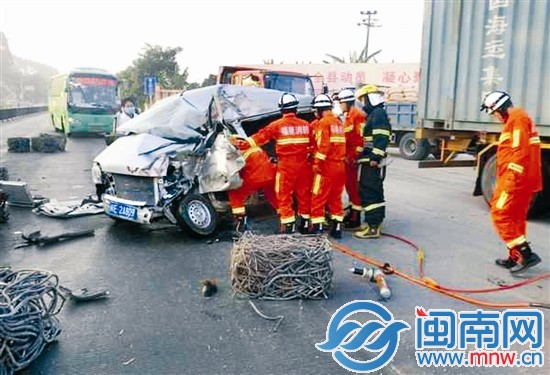 云霄云陵鎮(zhèn)車(chē)禍現(xiàn)場(chǎng)圖片