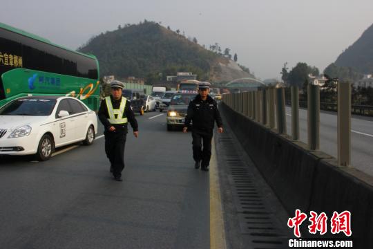 交通事故頻發給交通更加負擔