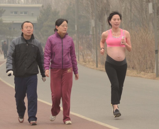 孕婦徐蘊云霧霾天長跑