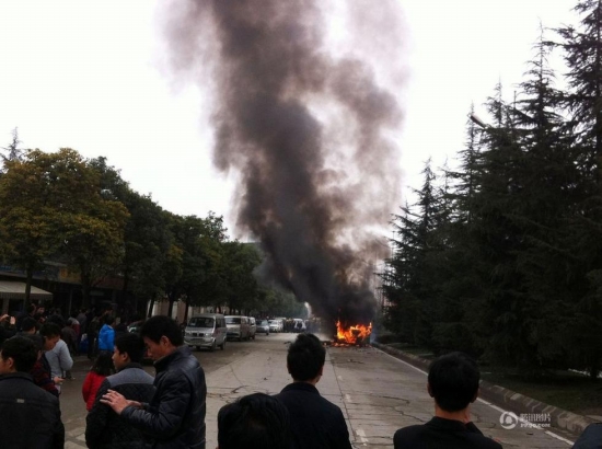 貴陽公交車自燃