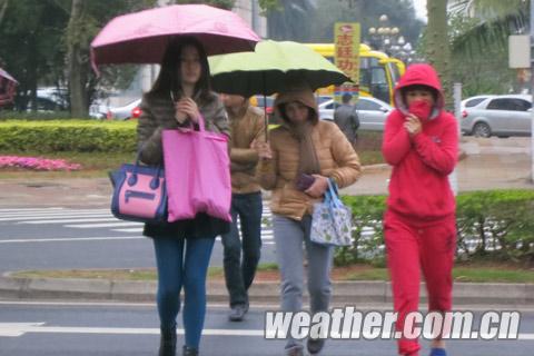海口一日內降溫14℃ 低溫雨水齊上陣