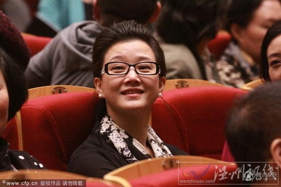 宋祖英素顏照 49歲宋祖英觀看音樂(lè)劇素顏現(xiàn)身