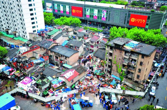 上海居民樓倒塌