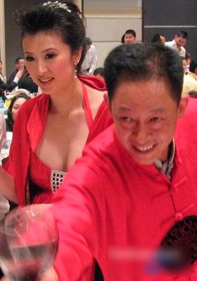 王志文老婆陳堅紅勤儉持家 專賣名牌跑車身家上千萬