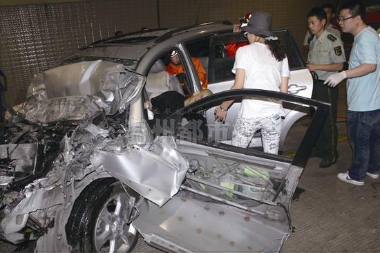 瑞安塔石隧道越野車客車相撞車禍