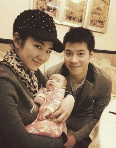 黃奕夫婦正式離婚 女兒撫養權歸黃奕所有